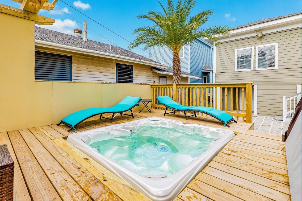 Ocean Waves Villa Galveston Bagian luar foto